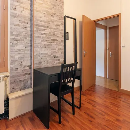 Apartment A 2 Petits Pas