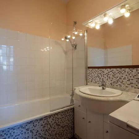 A 2 Petits Pas Apartment Bagnères-de-Bigorre