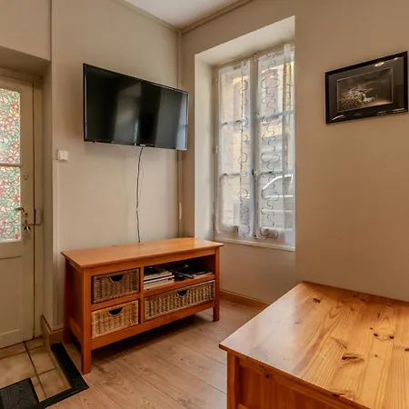 A 2 Petits Pas Apartment *
